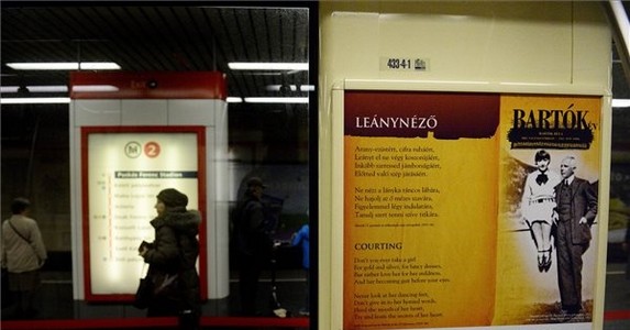 Kiállítási helyszínekké váltak a metrószerelvények