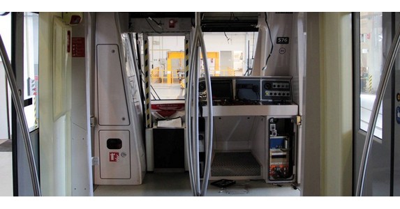 Elkezdték kiszedni a 4-es metró vezetőfülkéit Elkezdték kiszedni a 4-es metró vezetőfülkéit