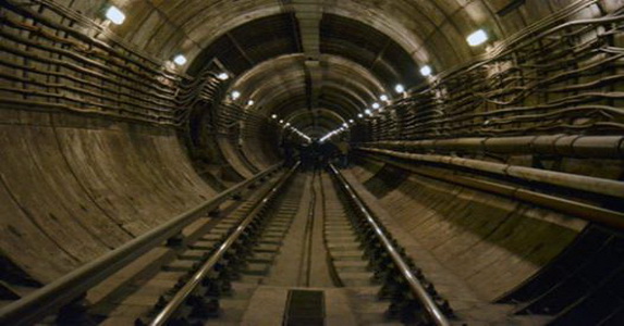 Ismét kitolta a BKV a 3-as metró felújítására kiírt közbeszerzés határidejét Ismét kitolta a BKV a 3-as metró felújítására kiírt közbeszerzés határidejét