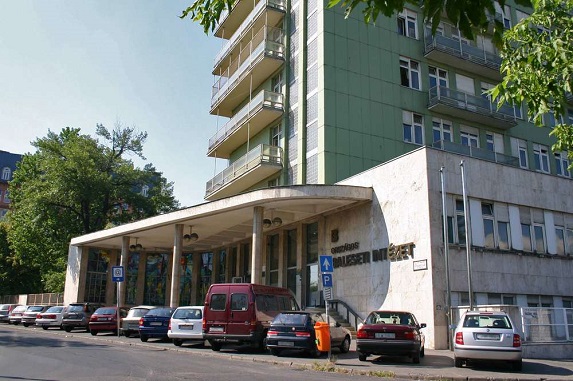 Elállnak a tömeges felmondástól a traumatológiai intézet orvosai